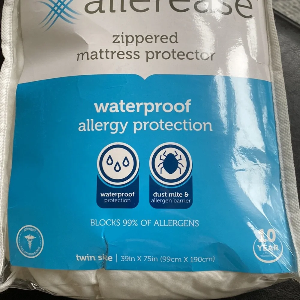Allerease zippered mattress protector twin